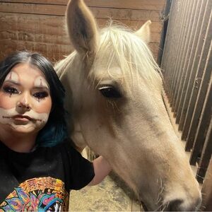 Meet your Posher, Carly